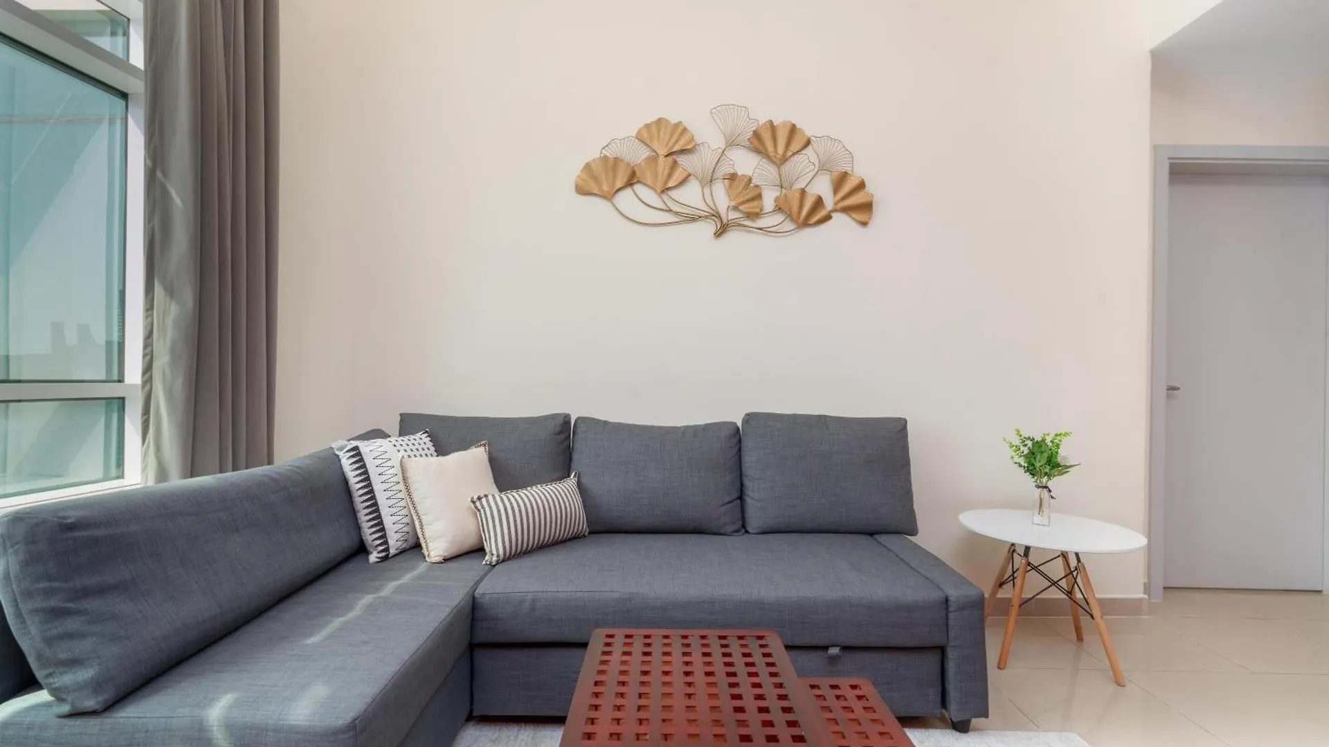 White Sage High Floor 1Br Metro Access Jlt Daire Dubai