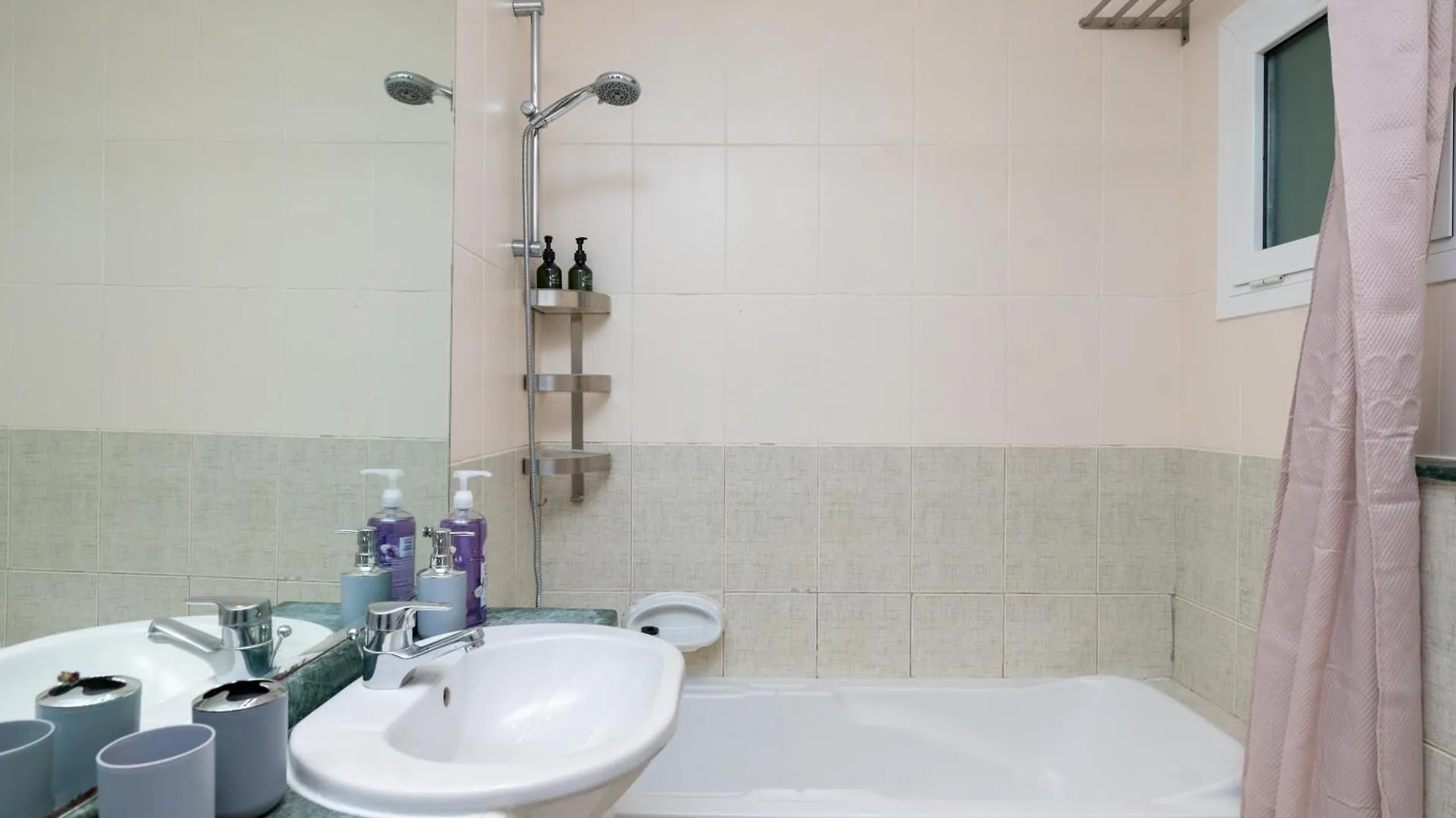 Апартаменты White Sage High Floor 1Br Metro Access Jlt Дубай