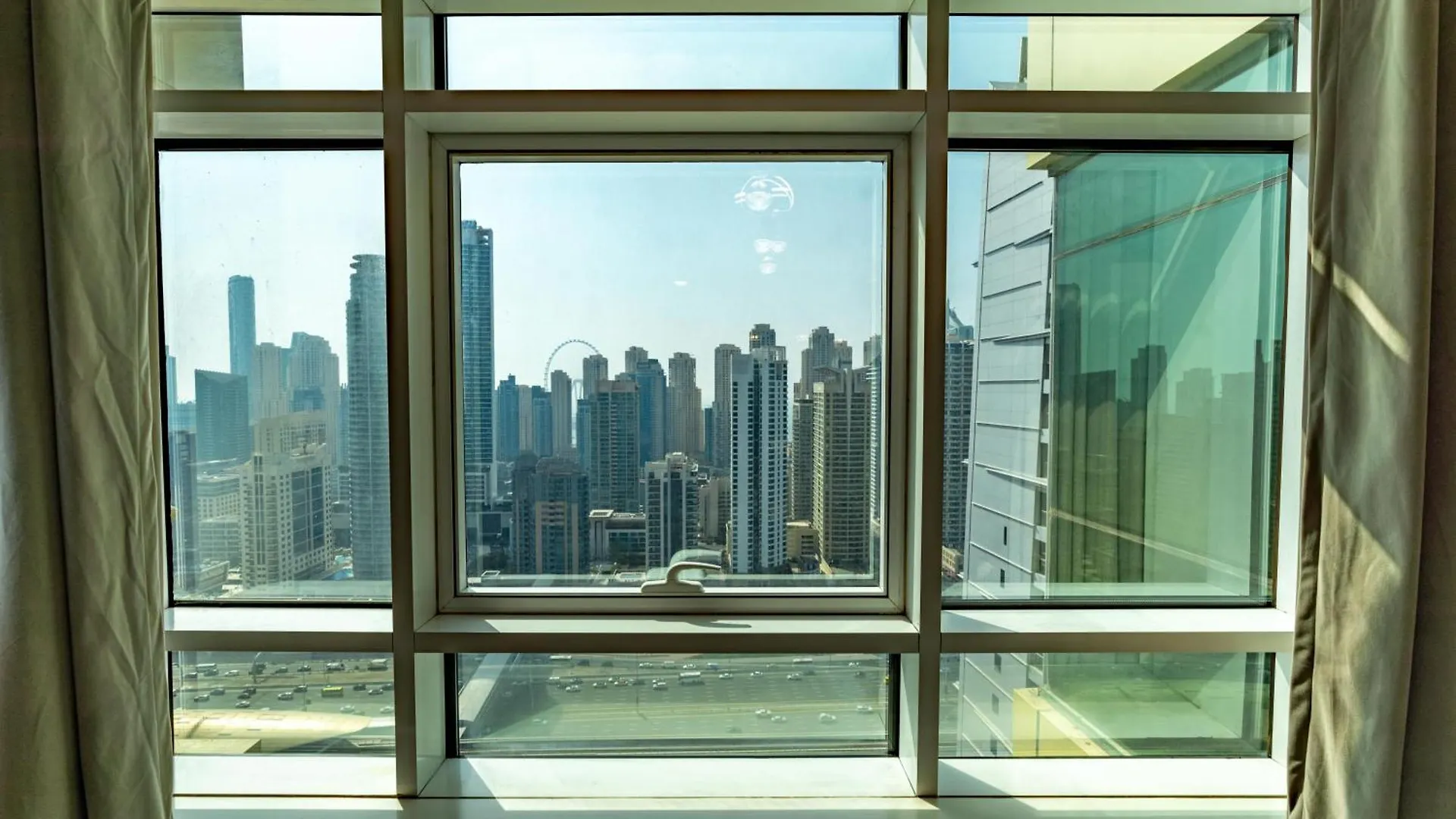Апартаменты White Sage High Floor 1Br Metro Access Jlt Дубай